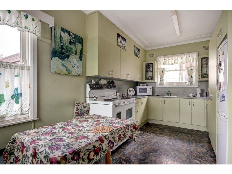47 Phillips Crescent, Mangerton NSW 2500