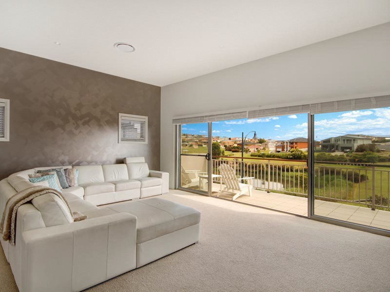 18 Hayman Crescent, Shell Cove NSW 2529
