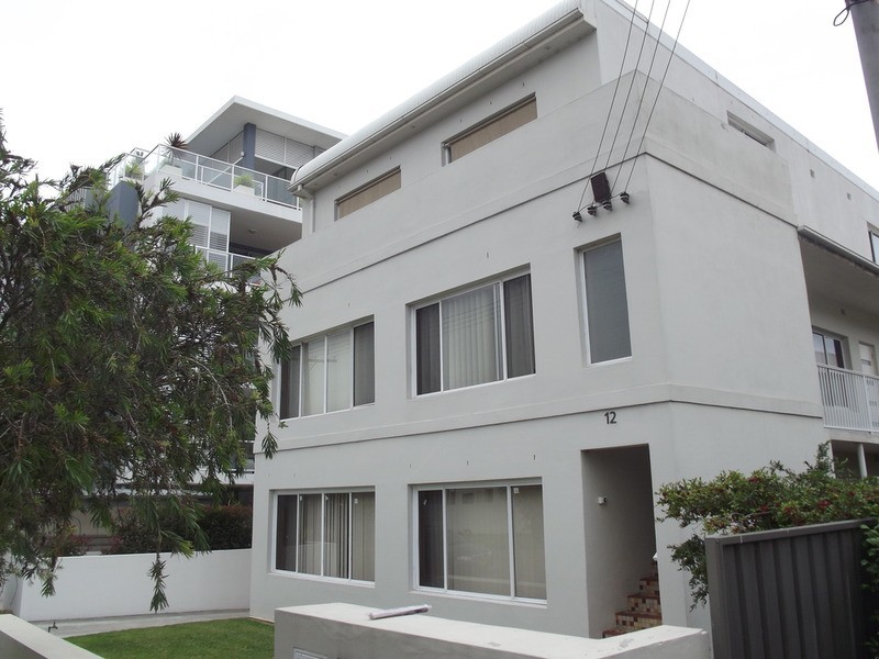 2/12 Pleasant Avenue, North Wollongong NSW 2500