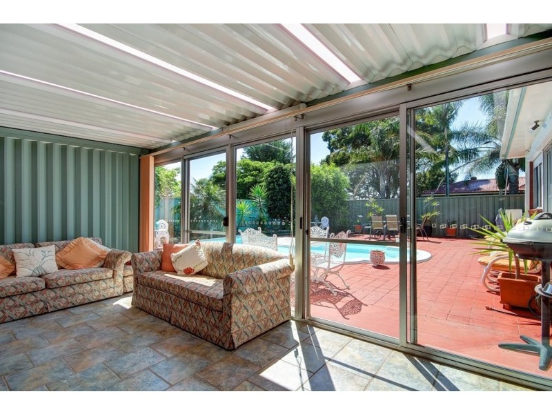 98 Beatus Street, Unanderra NSW 2526