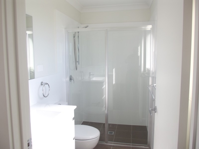 1/164 Shearwater Drive, Lake Heights NSW 2502