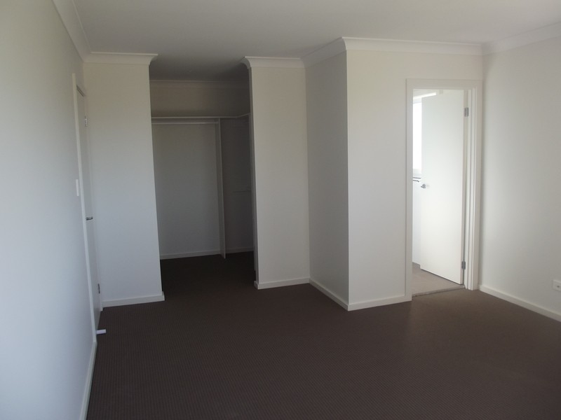 1/164 Shearwater Drive, Lake Heights NSW 2502