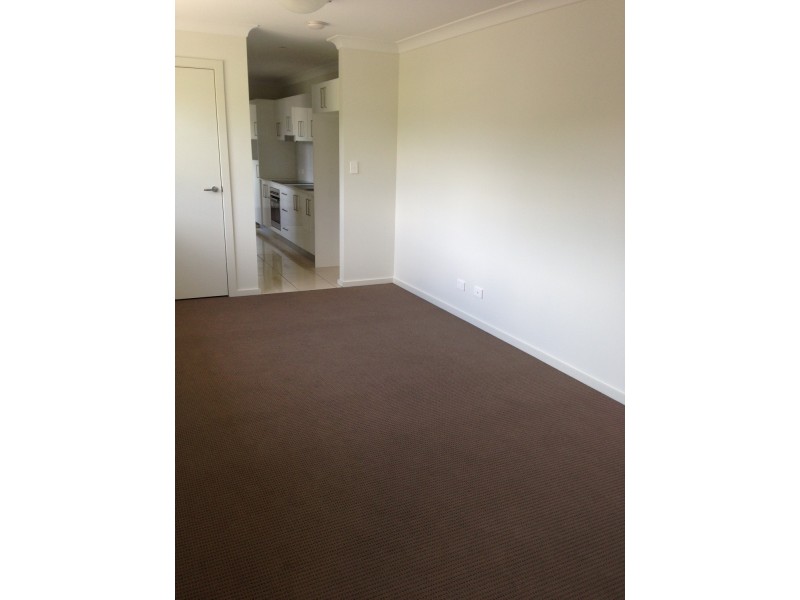 1A/164 Shearwater Drive, Lake Heights NSW 2502