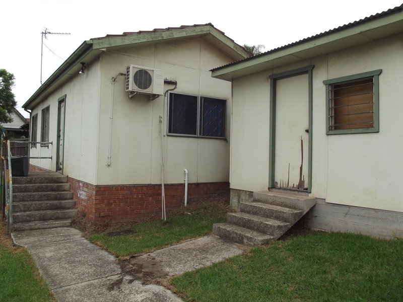 71 Lake Heights Road, Lake Heights NSW 2502