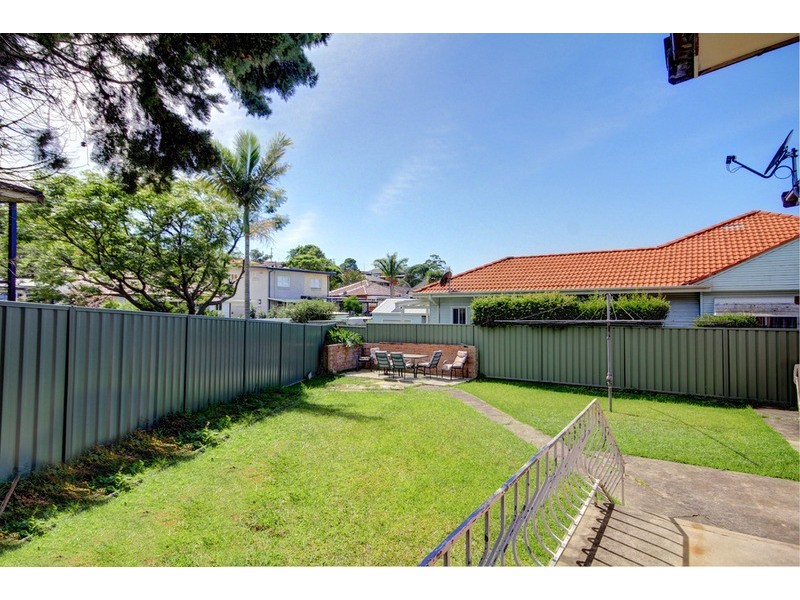 7 Chalmers  Street, Balgownie NSW 2519