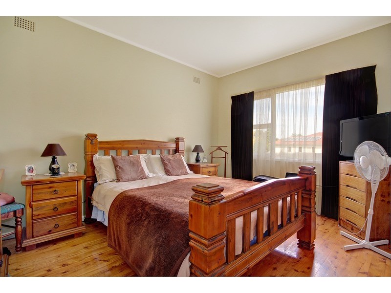 7 Chalmers  Street, Balgownie NSW 2519