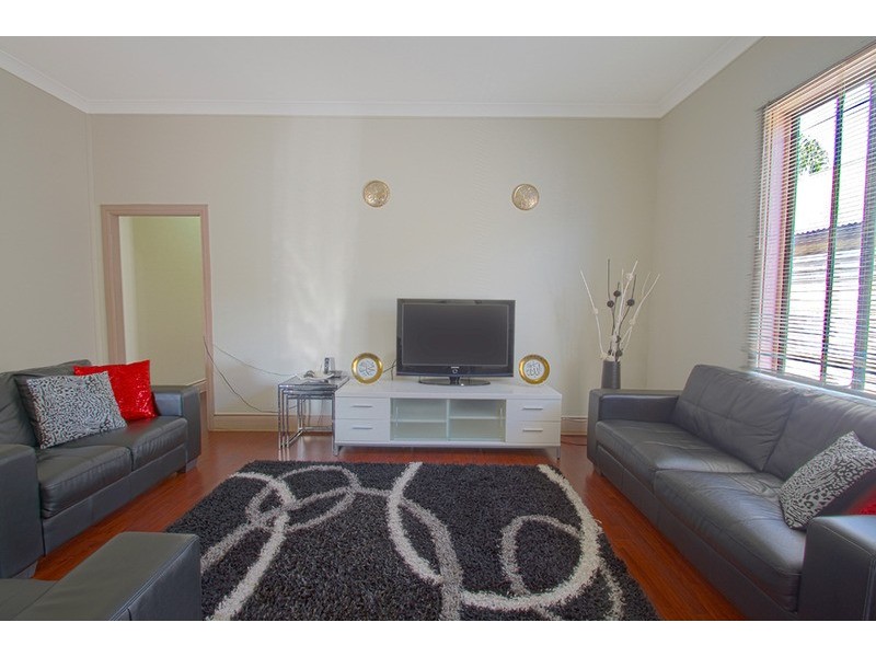 4 Cringila Street, Cringila NSW 2502