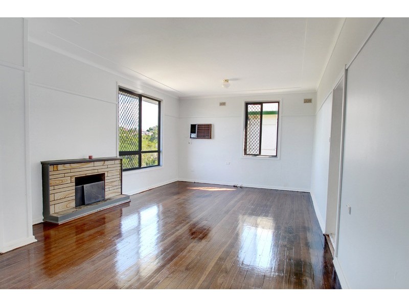 24 Maynes Parade, Unanderra NSW 2526