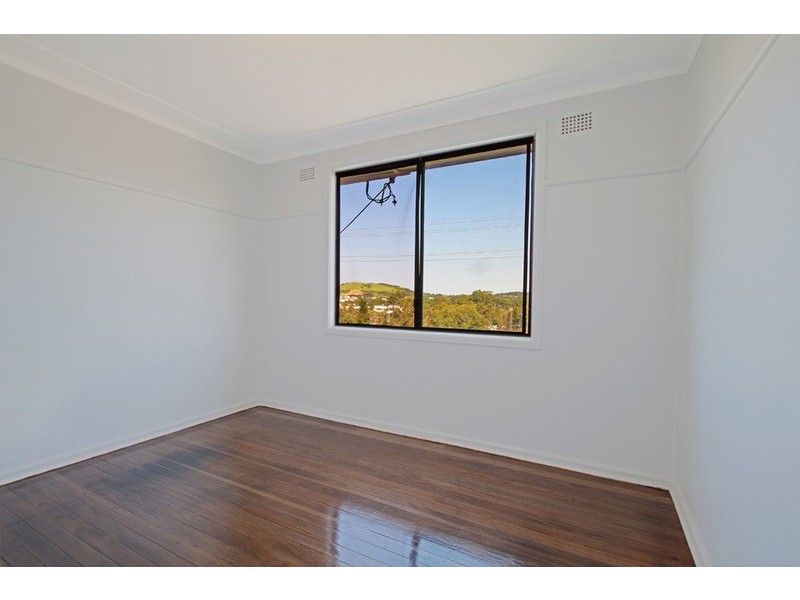 24 Maynes Parade, Unanderra NSW 2526
