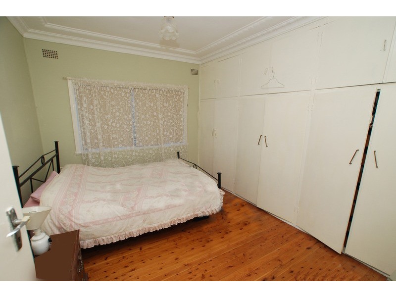 64 First  Avenue, Warrawong NSW 2502