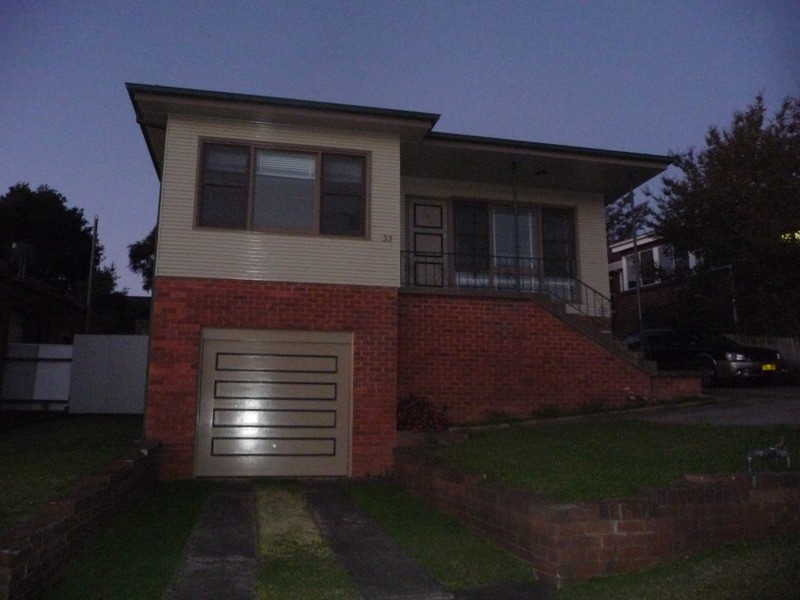1/33 Stanleigh  Crescent, West Wollongong NSW 2500