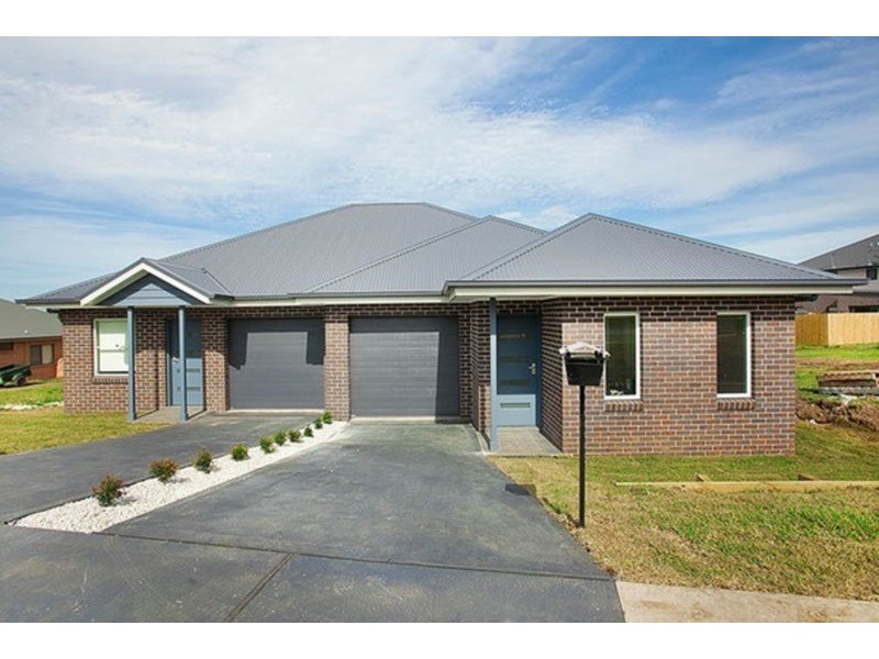 1/23 Yellow Rock  Road, Tullimbar NSW 2527