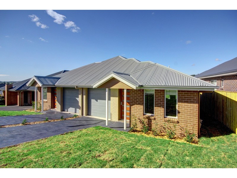 1/23 Yellow Rock  Road, Tullimbar NSW 2527