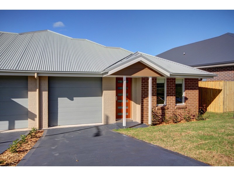 1/23 Yellow Rock  Road, Tullimbar NSW 2527