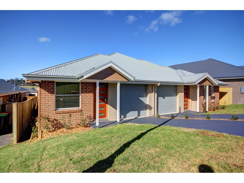 1/23 Yellow Rock  Road, Tullimbar NSW 2527