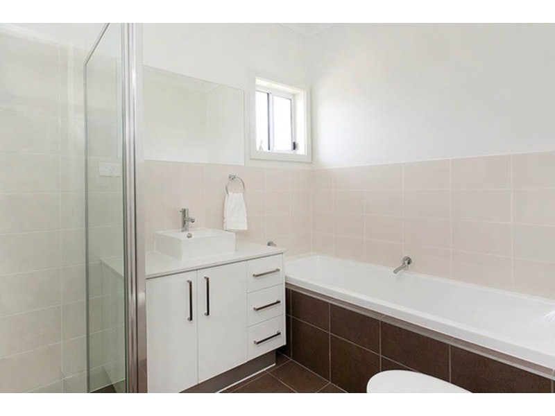 1/23 Yellow Rock  Road, Tullimbar NSW 2527