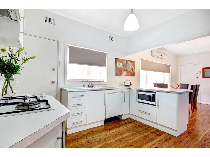 280 Gladstone Avenue, Mount Saint Thomas NSW 2500