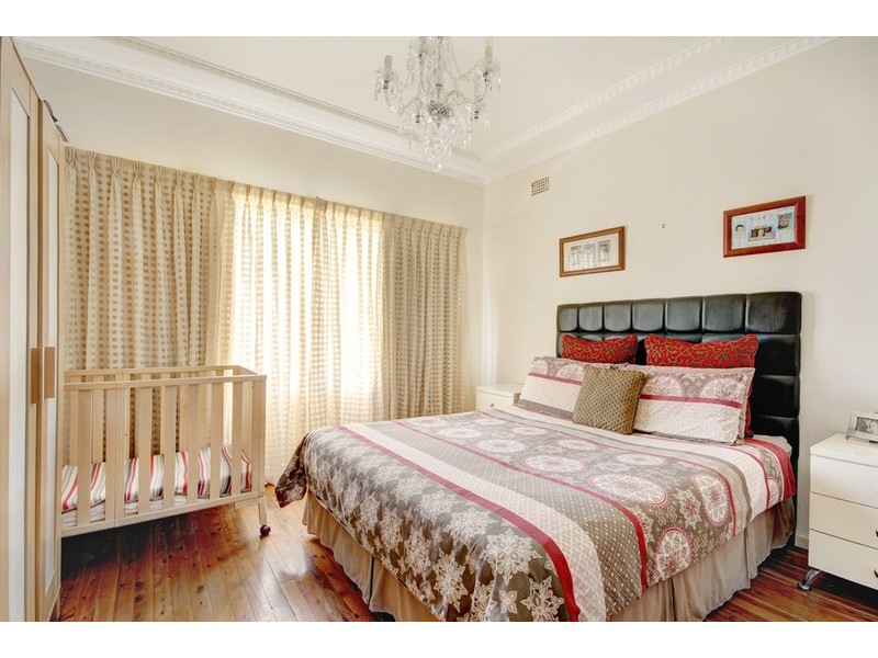 280 Gladstone Avenue, Mount Saint Thomas NSW 2500
