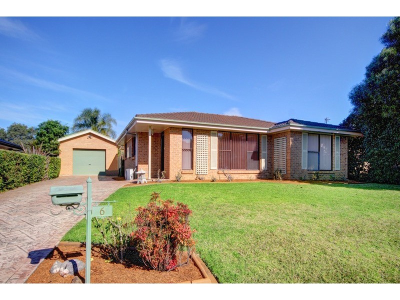 6 Hickory  Street, Albion Park Rail NSW 2527