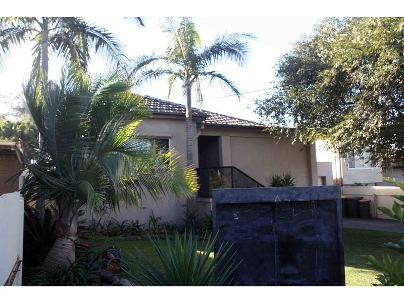 284 Gladstone Avenue, Mount Saint Thomas NSW 2500