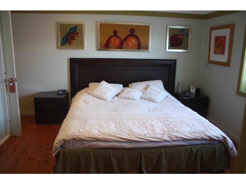 284 Gladstone Avenue, Mount Saint Thomas NSW 2500