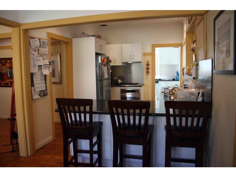 284 Gladstone Avenue, Mount Saint Thomas NSW 2500