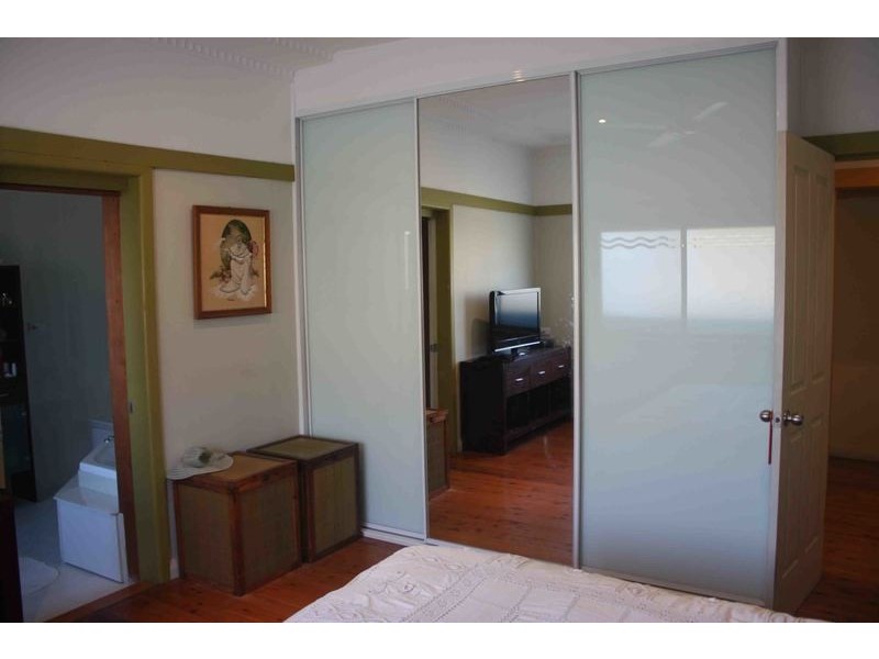 284 Gladstone Avenue, Mount Saint Thomas NSW 2500