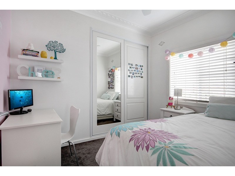 1 Winton Place, Fairy Meadow NSW 2519