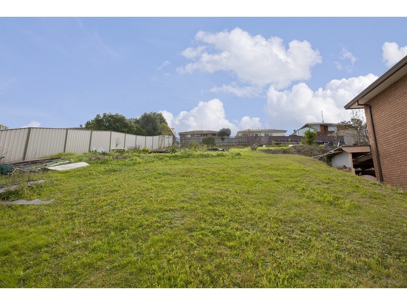 22 Bruce Street, Unanderra NSW 2526