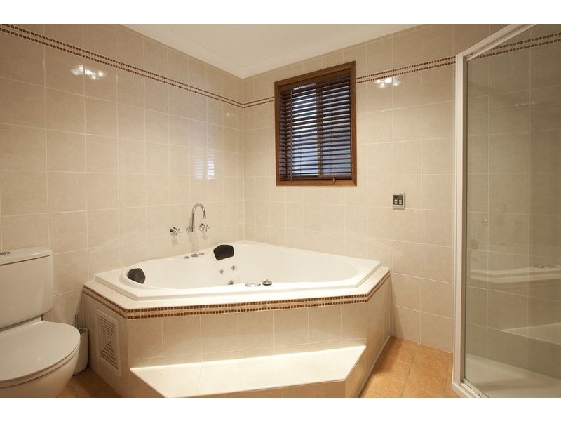 1 Jalna Avenue, Figtree NSW 2525