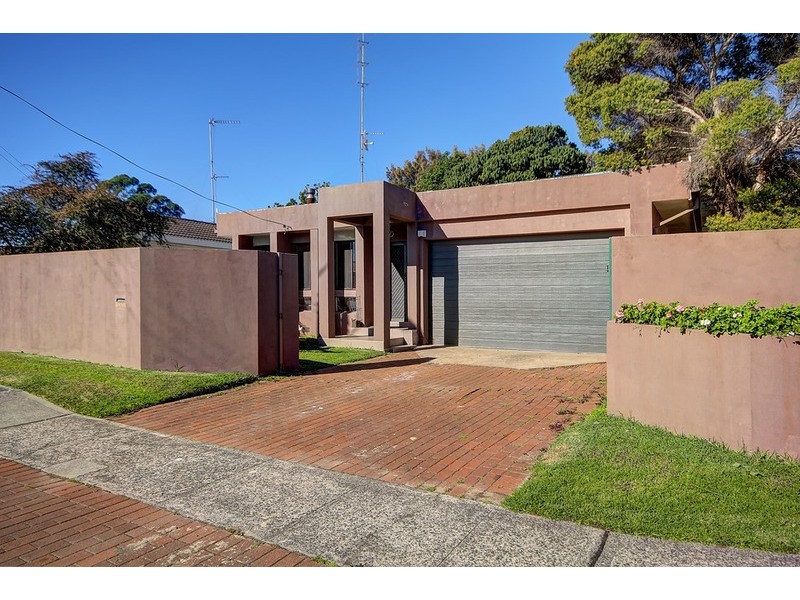 14 The Esplanade, Oak Flats NSW 2529