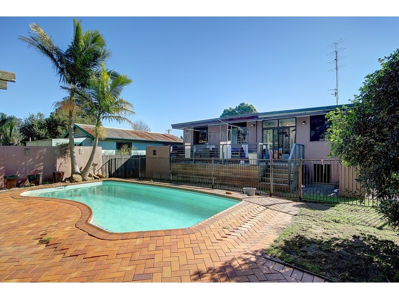 14 The Esplanade, Oak Flats NSW 2529