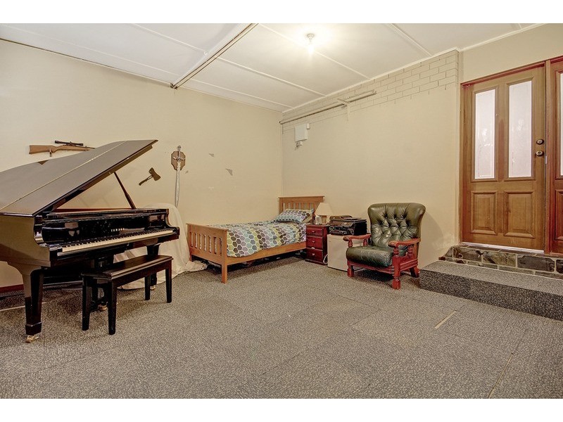 14 The Esplanade, Oak Flats NSW 2529