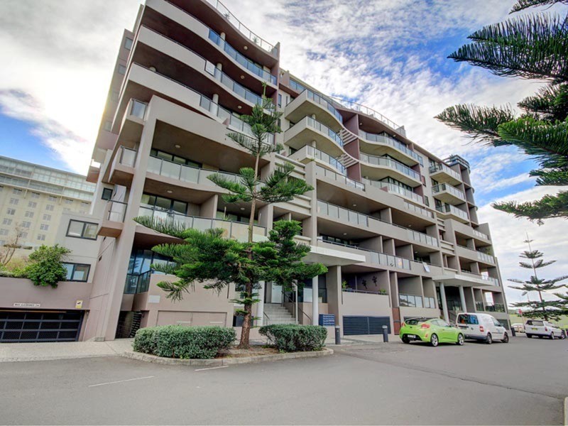 8/4 Bank  Street, Wollongong NSW 2500