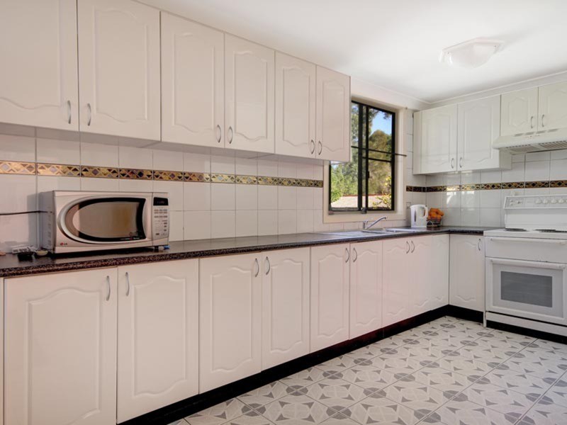 1 Barnes Street, Berkeley NSW 2506