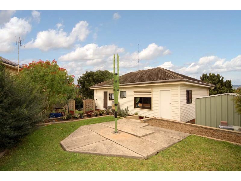 50 Mirrabooka Road, Lake Heights NSW 2502