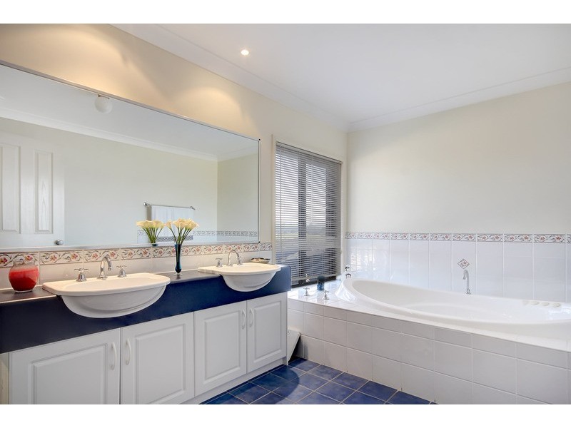3 Green Crescent, Shell Cove NSW 2529