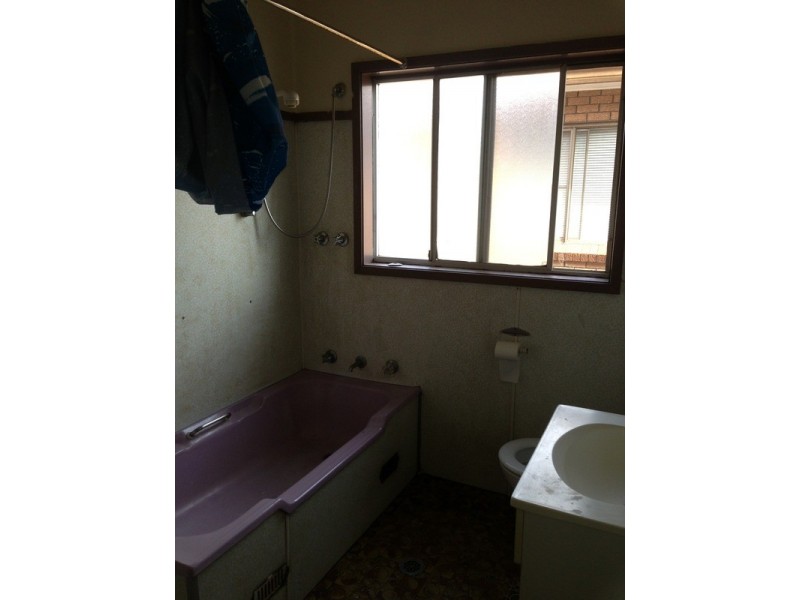 1/250 Flagstaff Road, Lake Heights NSW 2502