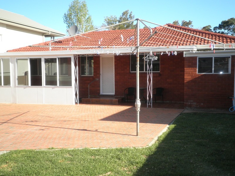 18 Rae Crescent, Balgownie NSW 2519