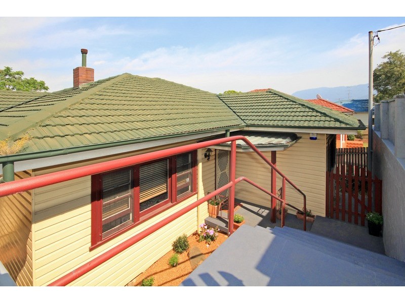 7 Mt Keira  Road, Mount Keira NSW 2500