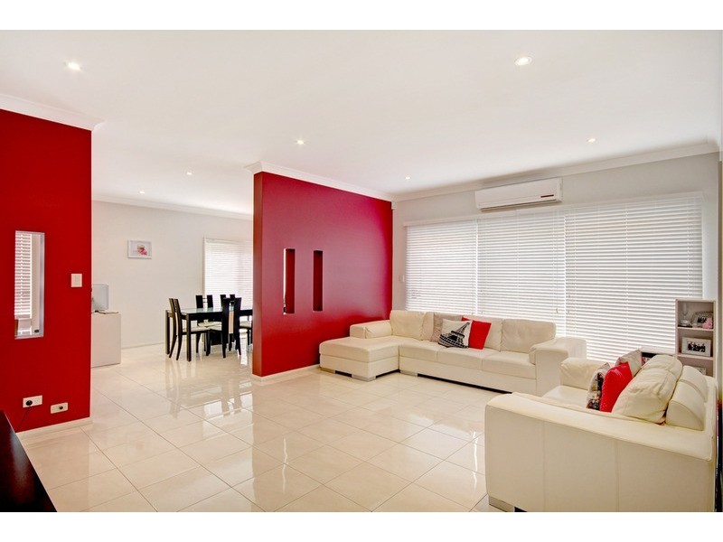 195 Ashburton  Drive, Albion Park NSW 2527