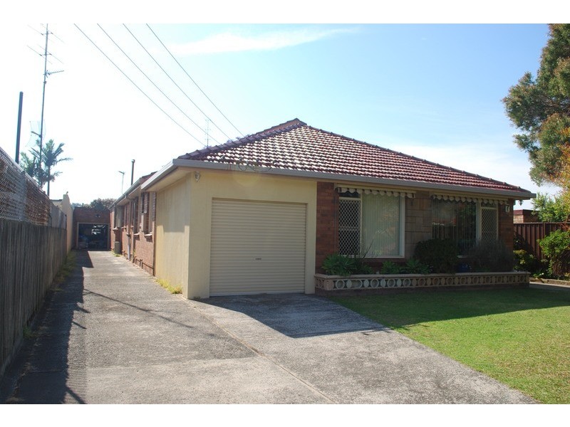 4/7 Zeims Avenue, Towradgi NSW 2518