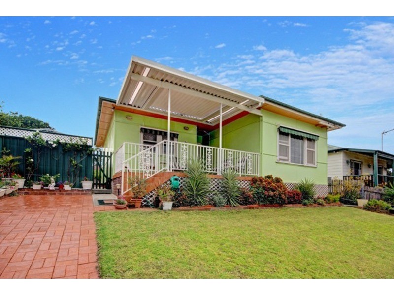 35 Lakeview  Parade, Primbee NSW 2502