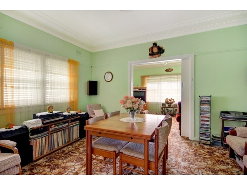 35 Lakeview  Parade, Primbee NSW 2502