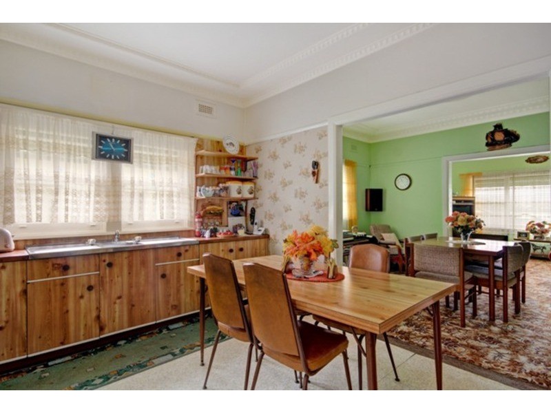 35 Lakeview  Parade, Primbee NSW 2502