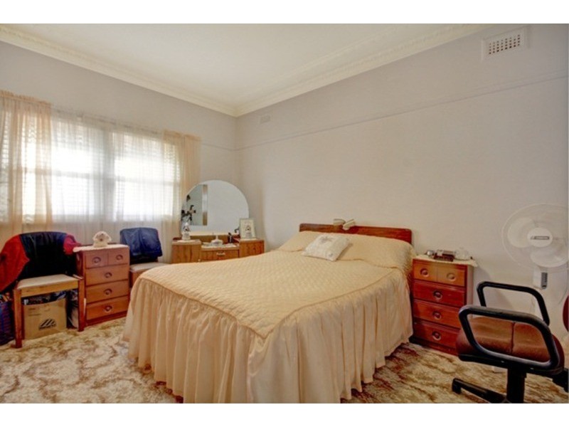 35 Lakeview  Parade, Primbee NSW 2502