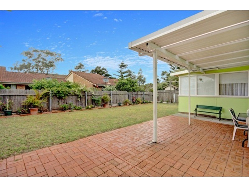 35 Lakeview  Parade, Primbee NSW 2502