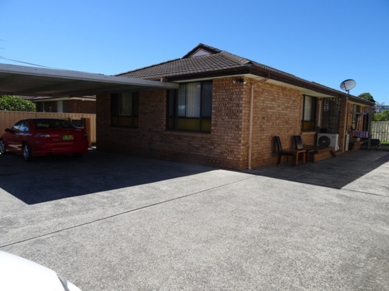 5 Lake Entrance Road, Warilla NSW 2528