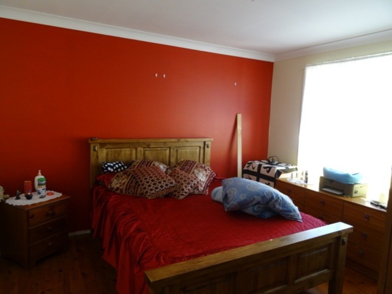 5 Lake Entrance Road, Warilla NSW 2528