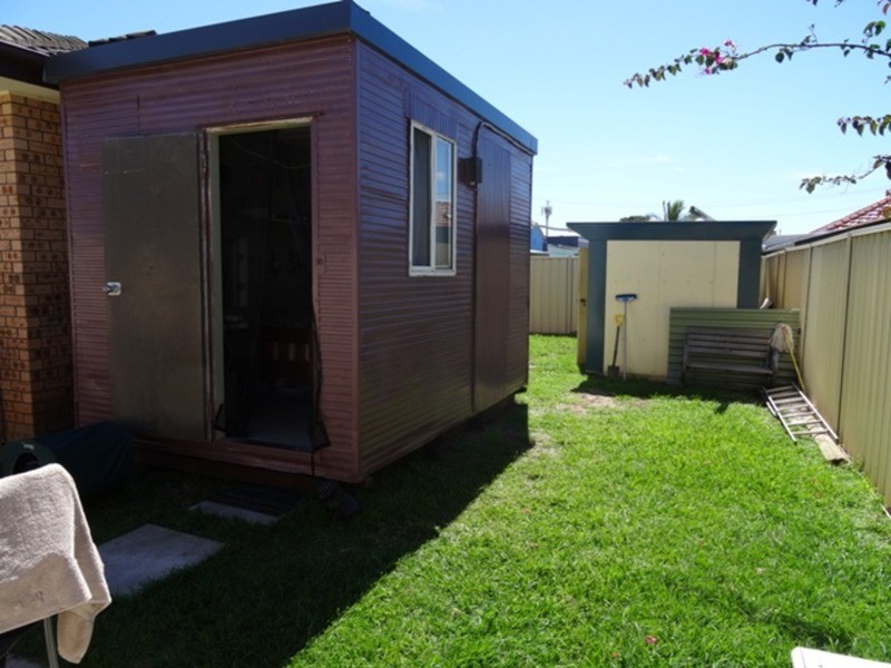 5 Lake Entrance Road, Warilla NSW 2528